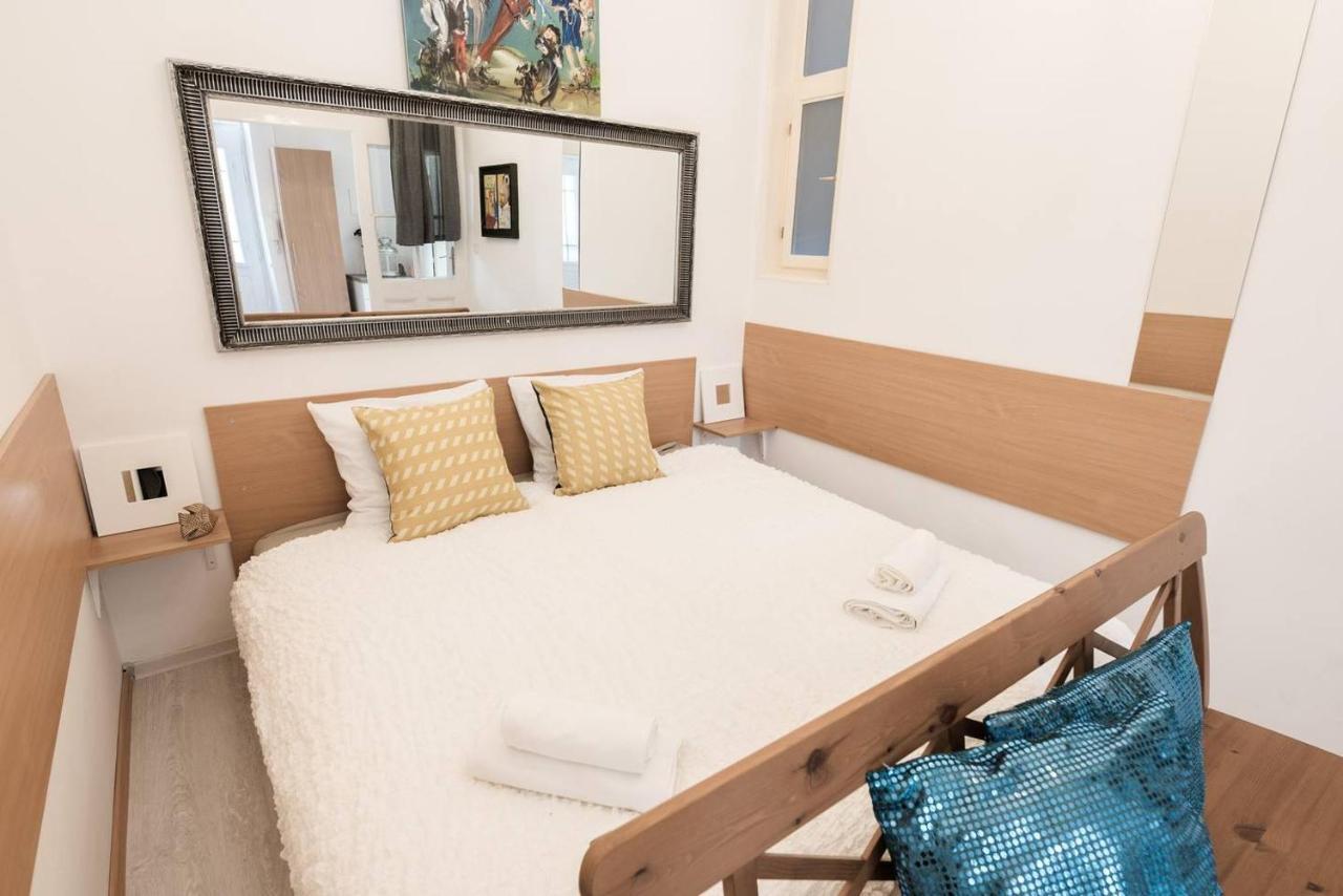 Cosy And Central Apartment With 4 Bedrooms And A/C Budapest Exteriör bild
