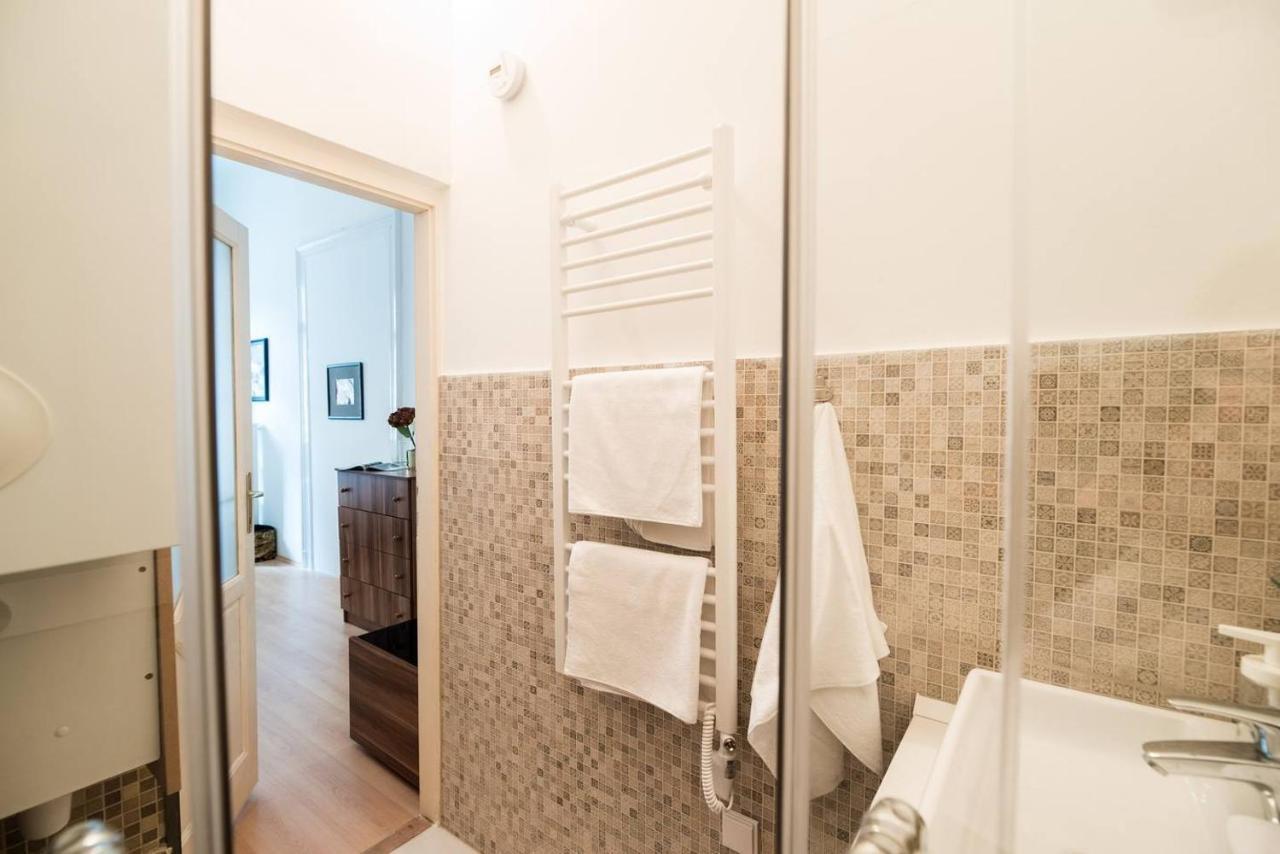 Cosy And Central Apartment With 4 Bedrooms And A/C Budapest Exteriör bild