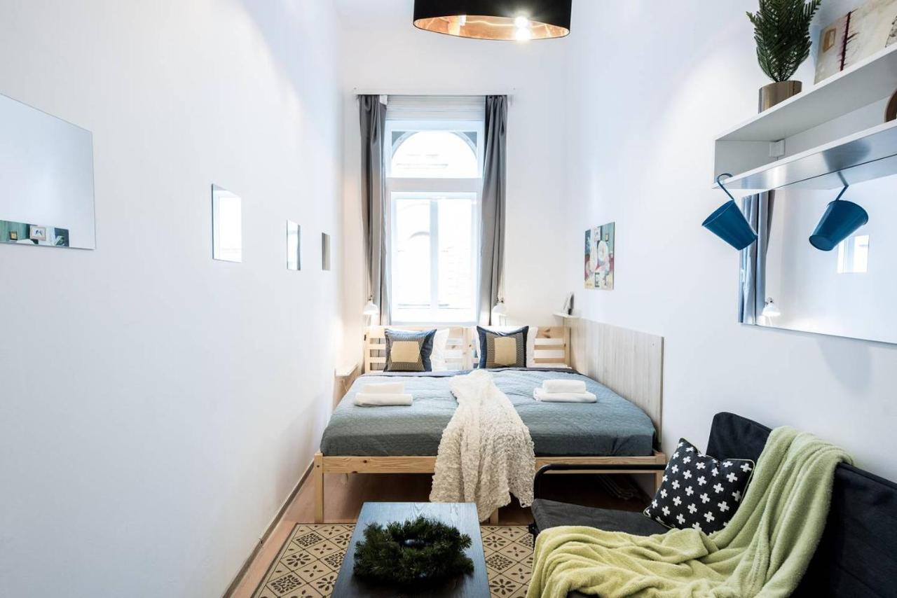 Cosy And Central Apartment With 4 Bedrooms And A/C Budapest Exteriör bild