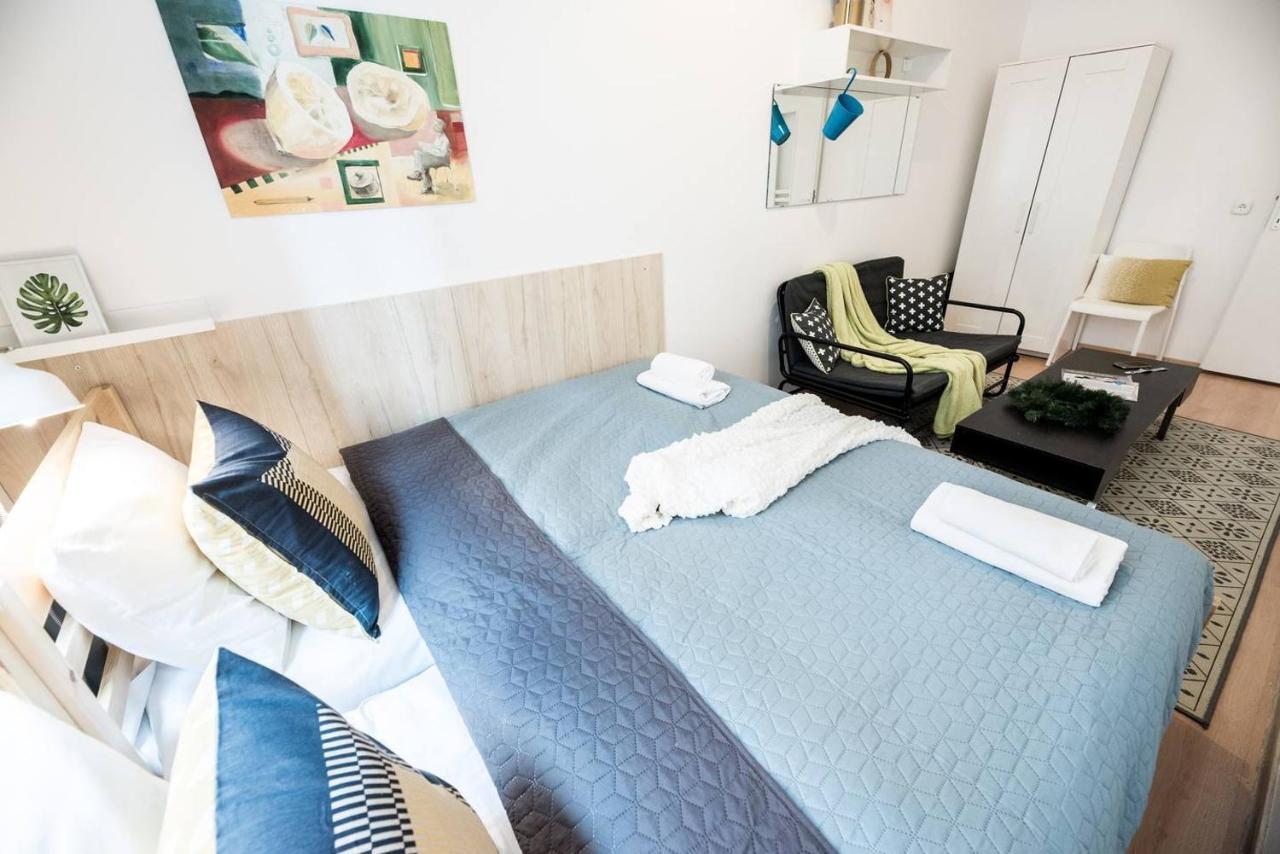 Cosy And Central Apartment With 4 Bedrooms And A/C Budapest Exteriör bild